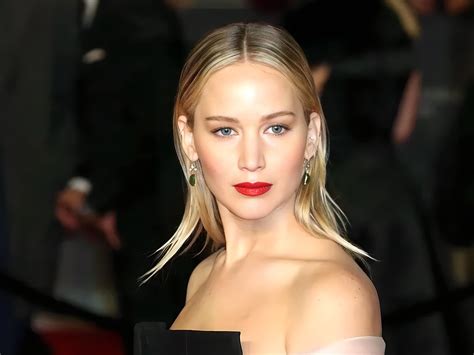 Jennifer Lawrence shares the truth behind that No Hard Feelings nude ...